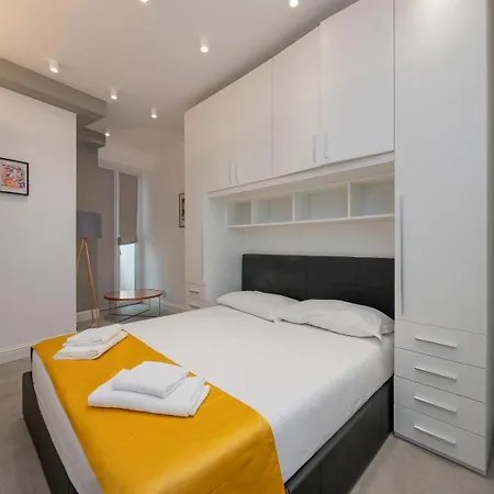 Apartment Xenia - Elegant Three-room In Moscova Area Milan